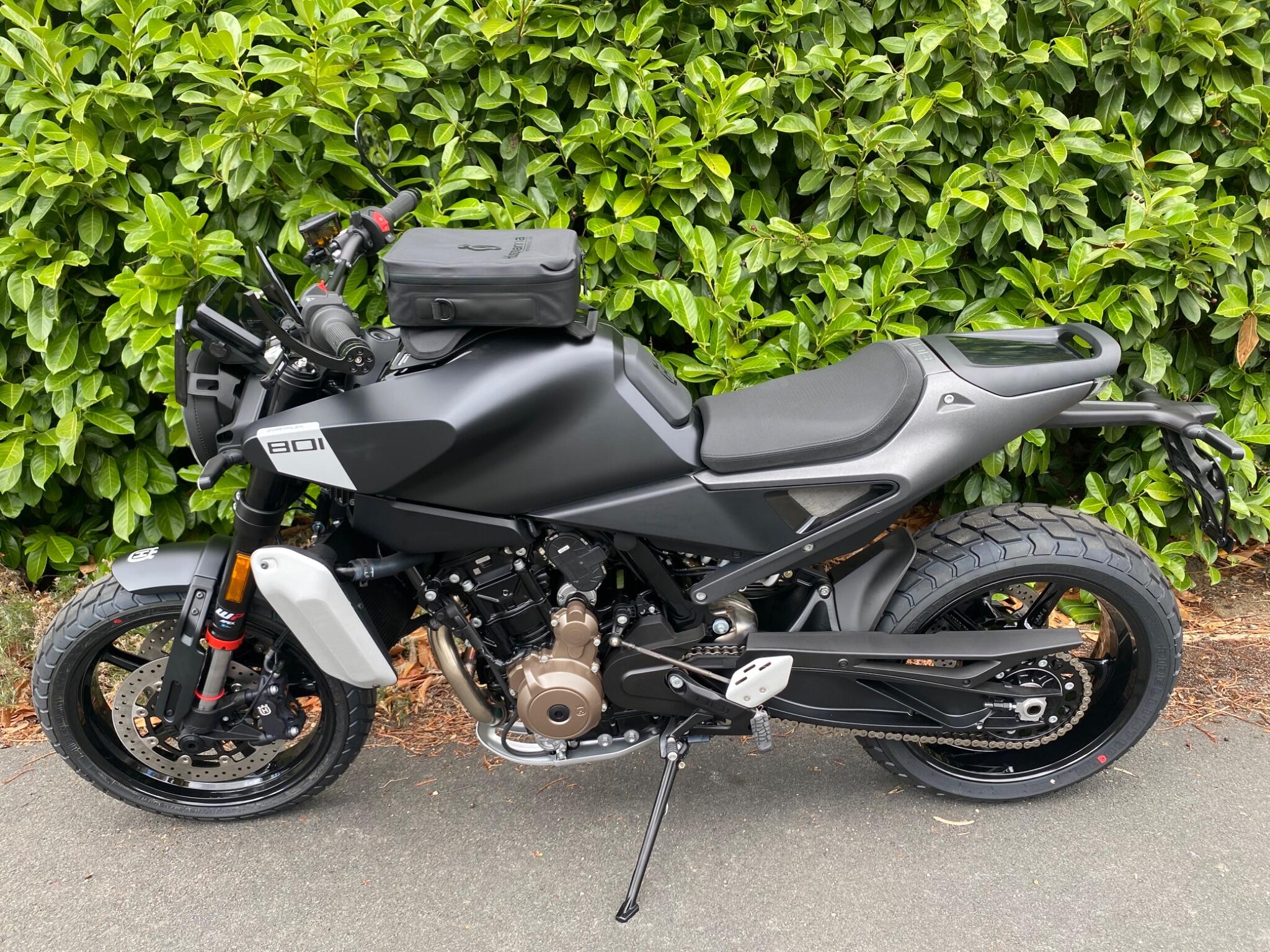 Husqvarna Svartpilen 801